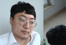 '리센느 논란' 김선태, 술병 나뒹구는 방 안서 수염 기르고 "고독"
