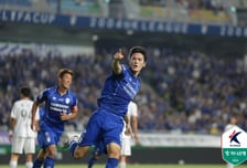 '이정효호' 수원, 최하위 김해에 1-0 진땀승 '선두 질주'... 부산은 충격 4연패→3위 추락(종합)