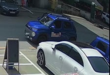 3시간 잠수 탄 '무단 주차' 차주, "긁었다" 문자 보냈더니…