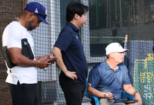 [포토] 신월구장에 모인 스카우트 '한규민 공 좋은데'