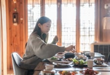 "매일 점심값 7000원도 못쓰냐?"…전업주부 하소연에 쏟아진 반응