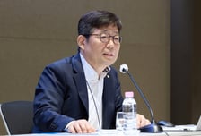 유상대 한은 부총재 "원/달러 환율, 밑으로 방향 잡을 것"