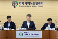 김지형 "반도체 경쟁력 확보 공감…주52시간 예외, 사회적 대화 추진"