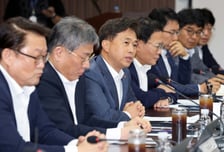 [현장+]용인산단 둘러본 與..."인허가 속도 높여야, 건축법 개정"