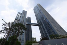 "아파트 직원 수술" 공지 붙자 생긴 일...입주민 나서 1100만원 모았다[오따뉴]