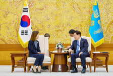 李대통령, 미국 등 주한대사 4명 신임장 받았다…취임 후 다섯번째