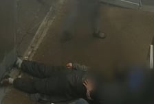 "재탕 음식 왜 줘요" 항의했다가…직원 머리에 망치 던진 치킨집 사장