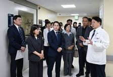 임만균 서울시의회 의장, 보라매병원 현장 방문해 의료진 격려