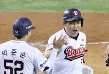 'RYU 상대' 스리런포 폭발! 39세 베테랑 "젊은 선수들과 다같이 힘내 더 높은 곳에서 마무리할 수 있도록..."