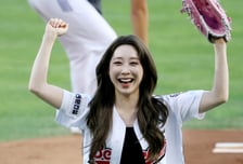 [포토] 우주소녀 연정, 시구도 뮤지컬처럼