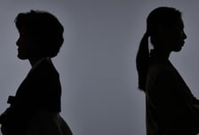 "내 집 노린다고?"...20년 노력한 며느리 '스토킹 고소'한 시어머니