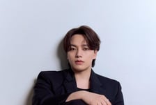 [더벨]시노펙스, 광복절 맞아 여진구 출연 AI 홍보 영상 공개