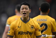 '사실상 방출 통보' 황희찬 미래, 울버햄튼에는 없다 "1군 제외... U-21 훈련 중" 감독 인정