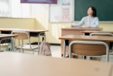 학교 AI로봇·레고 몰래 판 40대 초등교사…450만원 챙겼다