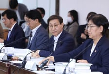 중국군 100주년에 연금 '미국 블랙리스트' 보호예수 풀려…2027년 중요