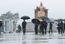 [오늘 날씨] 광복절 흐리고 곳곳 비…부산·울산·경남 최대 150㎜