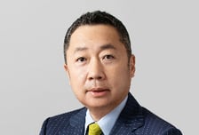 박정원 두산 회장, 올 상반기 455억원 보수 받아…RSU 효과