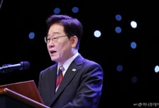 李 대통령, 광복절 맞아 "남북 마주 앉길…종전 위한 논의 시작하자"