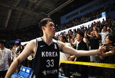 이승현 "어떻게든 승리" vs 하치무라 "한국에 질 생각 없다"... 광복절에 도쿄서 韓日전 '제대로 불붙었다'