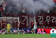 '영웅 등극' 송민규, 패색 짙던 막판 동점골→역전골 大폭발! 서울, 대전에 4-2 '짜릿 막판 뒤집기' 역전승 [상암 현장리뷰]