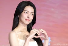 '증조부 친일' 하영, 드라마 찍고 있었네…"눈물 터져 촬영 중단"
