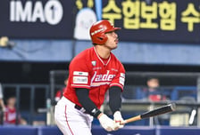 '마드리스 고별전 맹타→한유섬 연이틀 홈런' 9위 SSG, LG 6-0 완파! 아빌라 7이닝 8K 무실점 [잠실 현장리뷰]