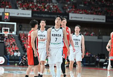 '하치무라 핑계도 못 댄다' 뛰지도 않았는데 더 크게 졌다... 한국, 日에 20점→29점 차 연패
