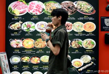 가격표 보고 화들짝..."김밥 한 줄 4000원" 가장 무섭게 올랐다