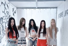 LG 이런 개념 시구자를... "시구 후 경기까지 너무 기대! 벌써 3번째 설렌다" 오늘(18일)부터 잠실 3연전 시구 라인업 공개
