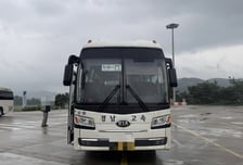고속버스서 몸 불편한 승객 용변 실수...운전기사 행동에 '감동'[오따뉴]