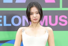 "변명없이 죄송해" 제니도 사과…블랙핑크 10주년 이벤트 논란