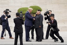 "비핵화 글쎄…동맹은 시험대" 트럼프 한미훈련 축소 외신도 '촉각'