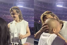 방탄소년단 지민, 공연 중 소아암 환아에 볼뽀뽀…심성도 월클