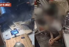 자리 옮기고 딱 1분만에 '와장창'...고깃집 밀고 들어온 트럭