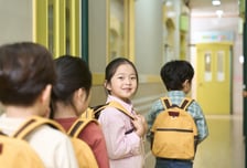 "아이 학교 준비물 때문에" 대출에 도박까지...미 학부모 충격 실태
