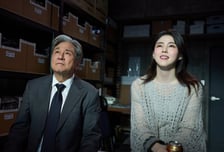 최민식-한소희 '인턴', 눈과 마음이 따뜻해지는 보도스틸 12종 공개