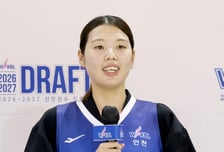 [드래프트 현장] '3년 연속 1순위' 신한은행, 재일교포 가네다 뽑았다, 2순위 BNK는 임연서... 1R 6명 중 고교생 단 2명