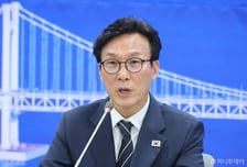 김민석 "민주당 홍보 브랜드 전면 재검토 지시…공개 보고 자리도 마련"