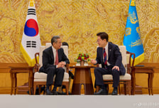 李대통령, 中 왕이 외교부장 접견…한중관계·한반도 문제, 전략적 소통 당부