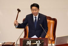'13년 표류 끝' 사회연대경제기본법 국회 통과…국가적 통합 지원 기반
