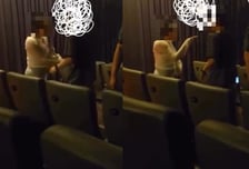 "중국인 때문에 영화 멈췄다" 경찰 출동...인천 한 극장서 찍힌 영상