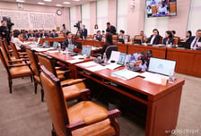 법사위, 여권 주도로 조희대 증인 채택...여야 서로 "무례하다" 고성