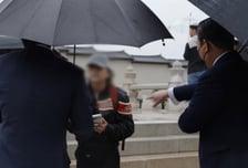 "경복궁서 담배를?" 달려간 최시원…외국인 '참교육'