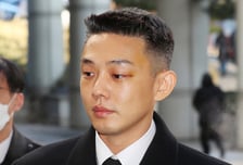 '마약 전과' 유아인 품었다…새 소속사 어디?