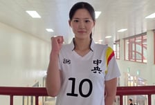 175㎝ 작은 OH가 끝내 결승 뒤집고 MVP 됐다! 중앙여고 박강빈 "공격 안 되면 리시브로 보여주면 돼요" [인터뷰]