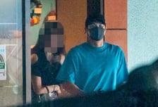 대낮 호텔 밀회 즐기다 '페라리 3대' 날렸다... 日 국민 사랑꾼·수영 영웅의 몰락 "스폰서 잘리고 아내도 떠났다"