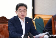 "코스닥 상폐 대상에 흑자기업 섞여"...이억원 "기준 미세조정 검토"