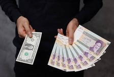 이란 리알화 가치, 또 폭락…美 경제제재 발표 앞두고 사상 최저