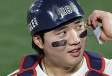 김태형 감독의 선수 걱정 "경기하다가 또 안 좋을 수도 있을 것 같아요..." 그래도 '힘줄 다친' 이 안방마님 뛴다 [광주 현장]