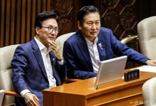 與 사법개혁 속도낸다…정청래 "대법관 퇴임 전 후임 제청 법안 발의"